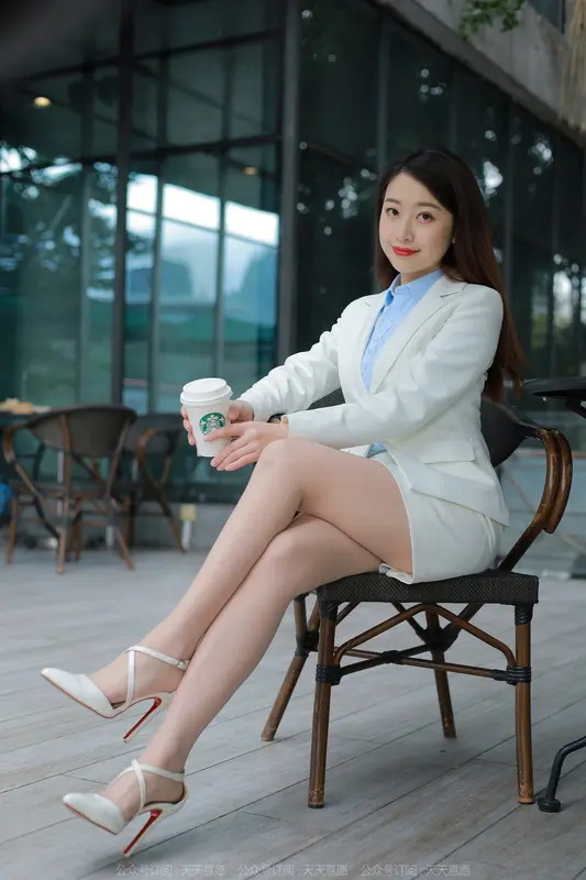 [IESS异思趣向] 2022.04.10 丝享家 1055:小婕《都市白领》 - IESS